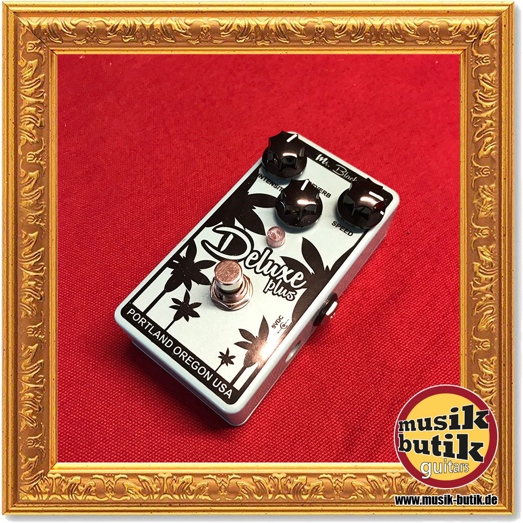 Mr. Black Deluxe Plus Reverb / Tremolo