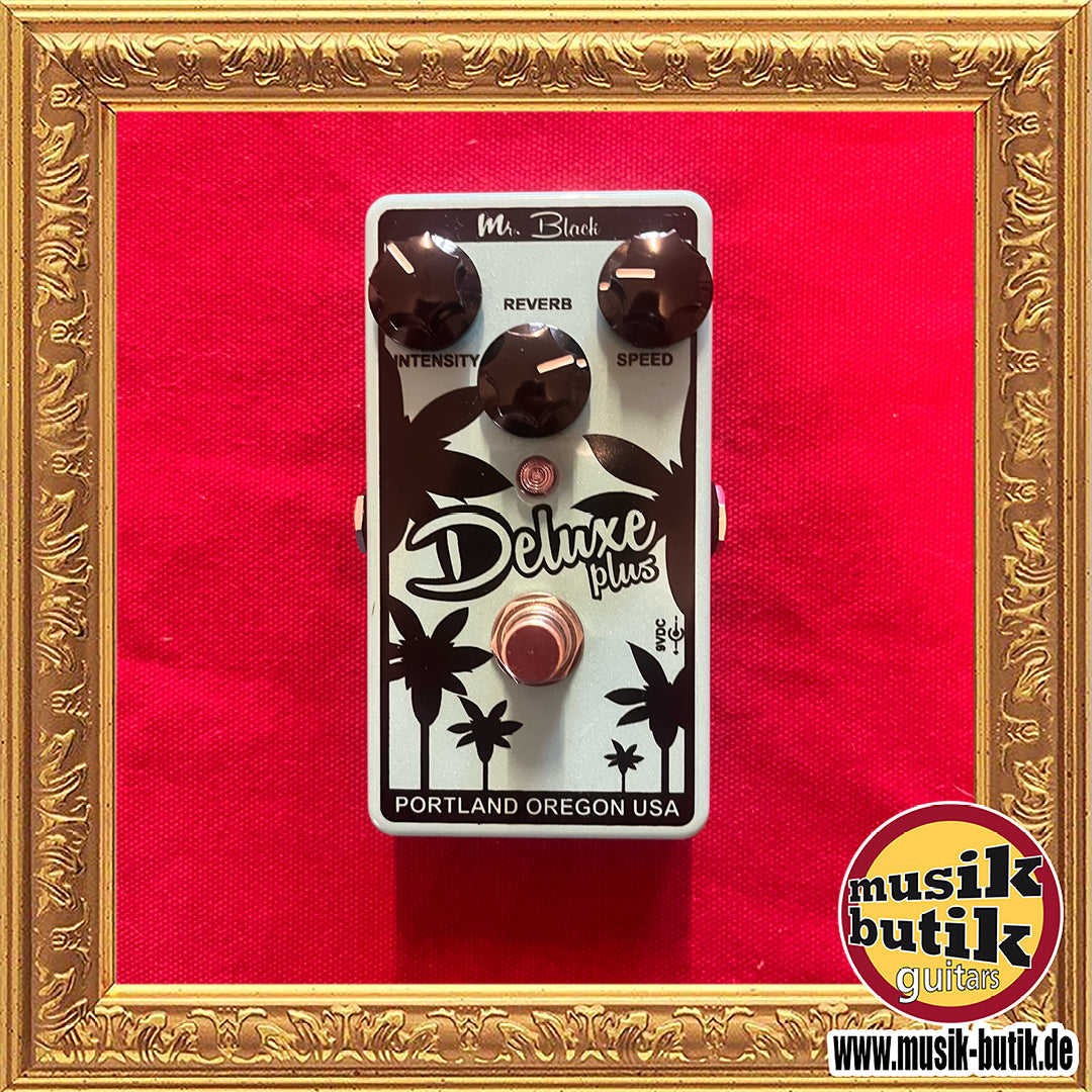 Mr. Black Deluxe Plus Reverb / Tremolo
