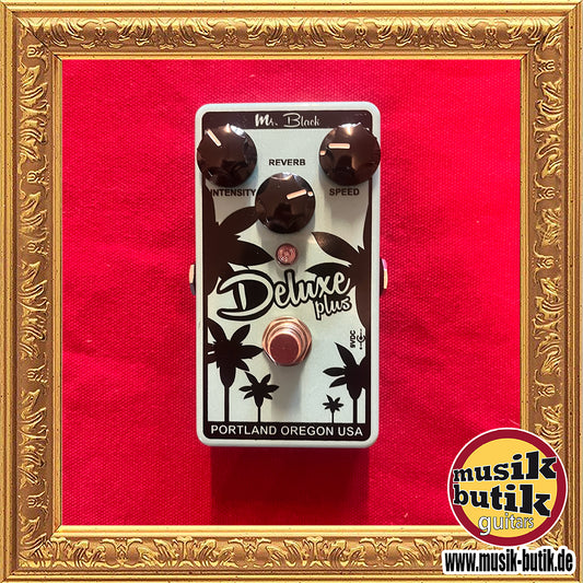 Mr. Black Deluxe Plus Reverb / Tremolo