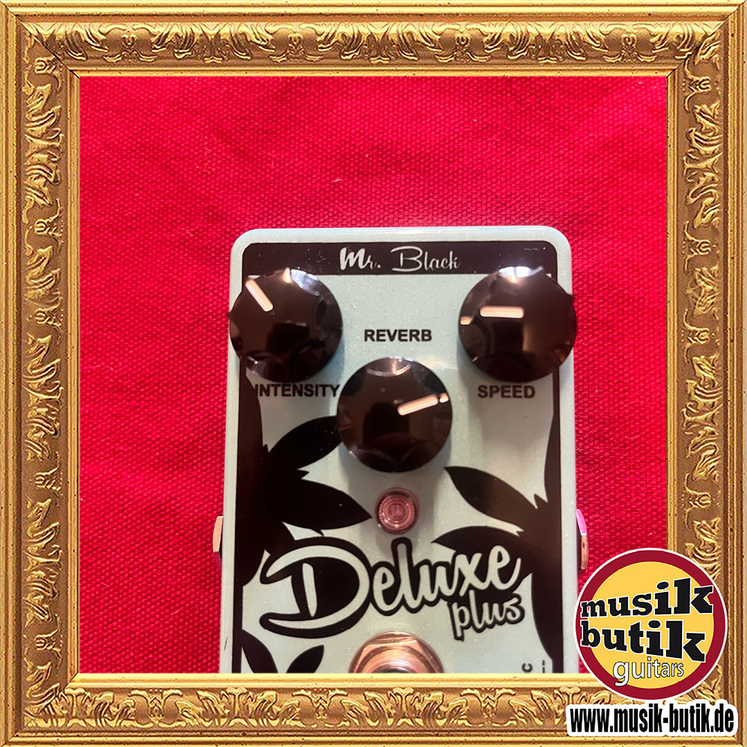 Mr. Black Deluxe Plus Reverb / Tremolo