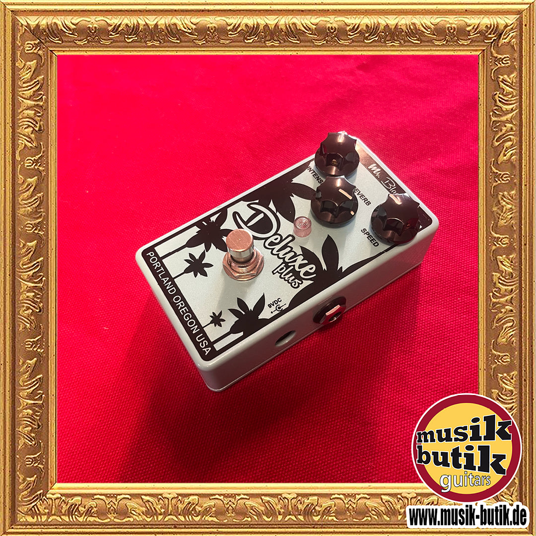 Mr. Black Deluxe Plus Reverb / Tremolo